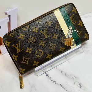 EUC Louis Vuitton Monogram Groom Zippy Organizer Wallet Alpine Green